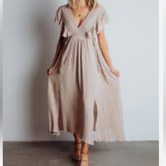 Baltic Born Dresses & Skirts - Baltic Born Jennifer Sand  Midi Dress V Neck Boho Size M Flutter Sleeved